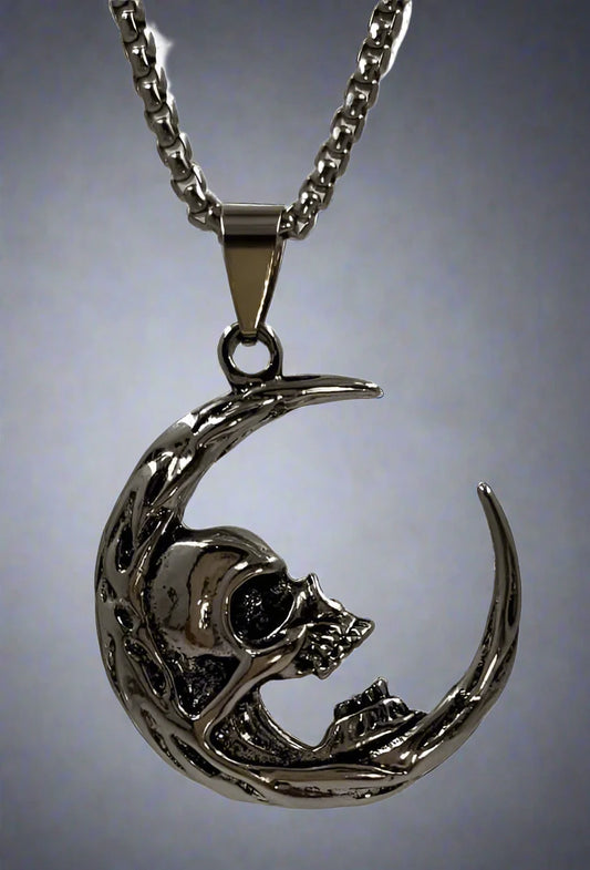 THE MEN THING Alloy Moon Skull Pendant with Pure Stainless Steel 24inch Chain for Men, European trending Style - Round Box Chain & Pendant for Men & Boy