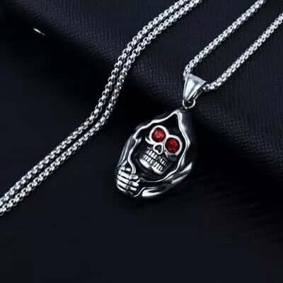 THE MEN THING Alloy Vampire Pendant with Pure Stainless Steel 24inch Chain for Men, American trending Style - Round Box Chain & Pendant for Men & Boy