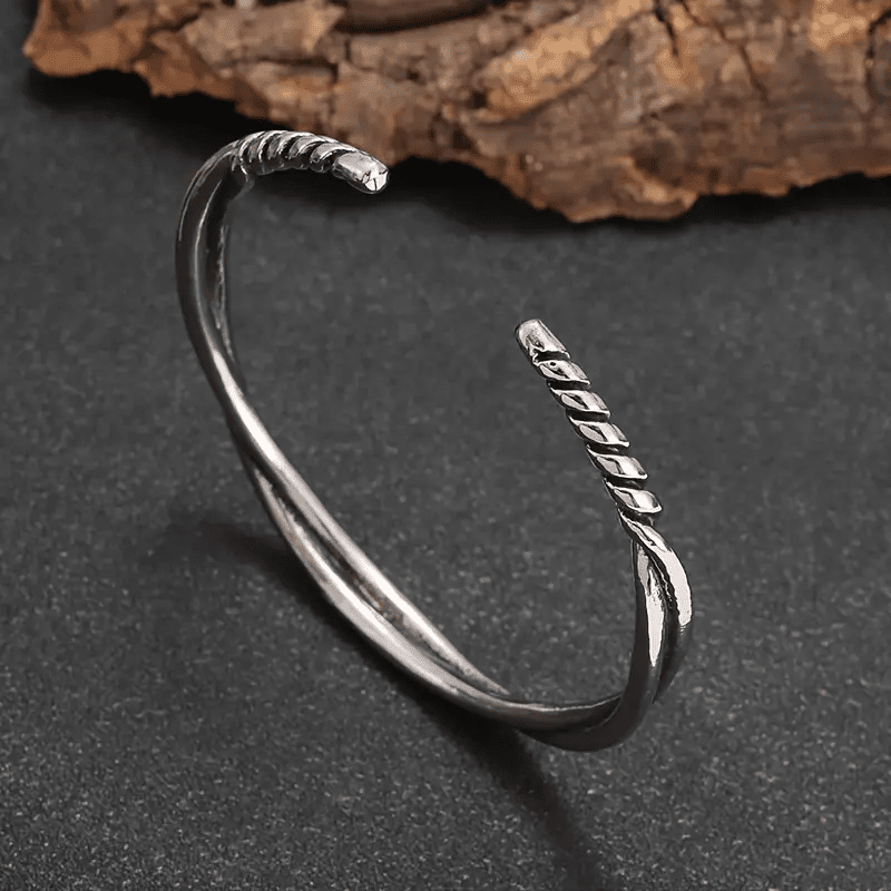 VERVE TWISTED   - "6"mm Pure Adjustable Alloy Bracelet for Men & Boys