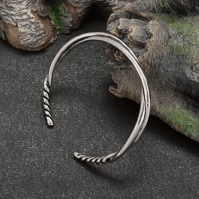 VERVE TWISTED   - "6"mm Pure Adjustable Alloy Bracelet for Men & Boys