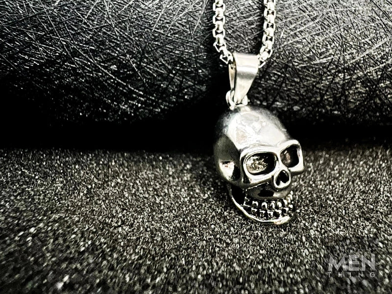 THE MEN THING Alloy Skull Pendant with Pure Stainless Steel 24inch Chain for Men, American trending Style - Round Box Chain & Pendant for Men & Boy