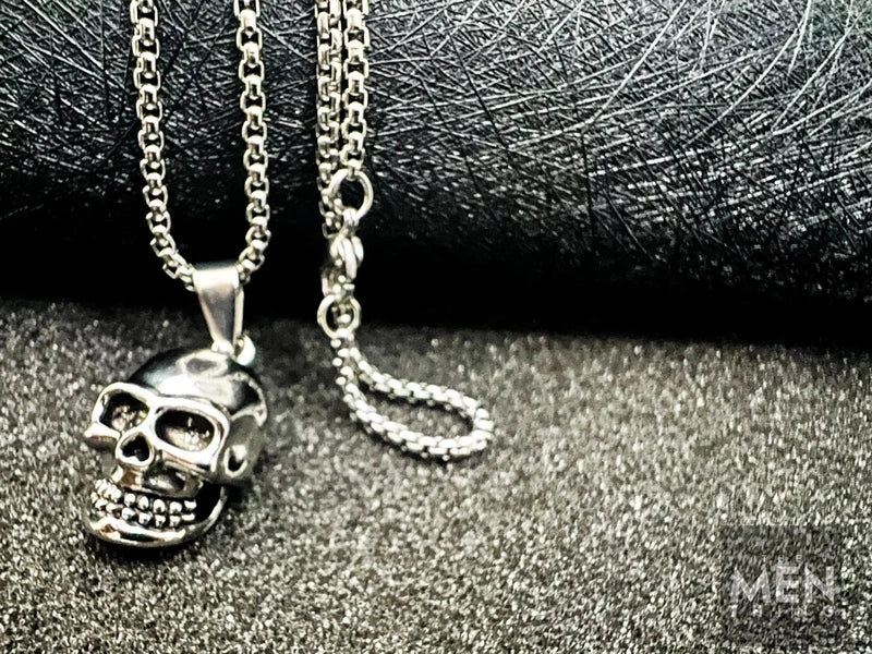 THE MEN THING Alloy Skull Pendant with Pure Stainless Steel 24inch Chain for Men, American trending Style - Round Box Chain & Pendant for Men & Boy